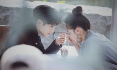 《神隐》王安宇：与赵露思拍大片亲昵胜情侣